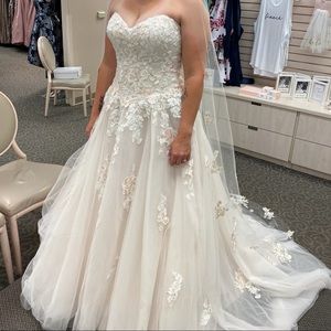 Brand New wedding dress